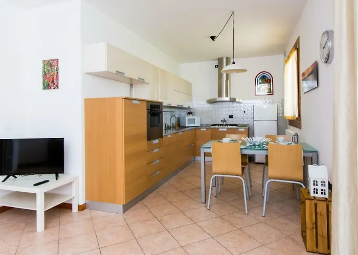 Sunset View 公寓 *